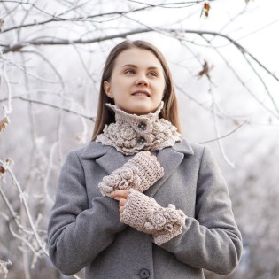 elegant-rose-scarf-hand-warmers-ivory14